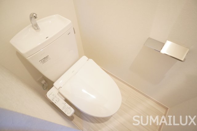 ＪＲ豊肥本線 南熊本駅 徒歩12分 3階建 築3年のトイレ写真