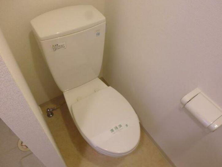 西武新宿線 武蔵関駅 徒歩10分 8階建 築21年のトイレ写真