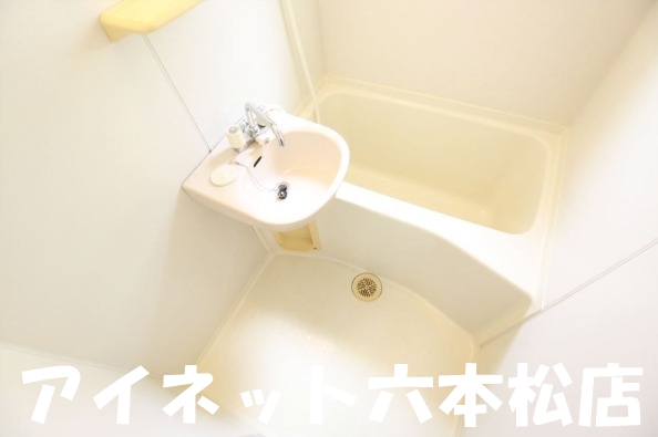 洗面設備　朝の支度にいかがでしょうか。