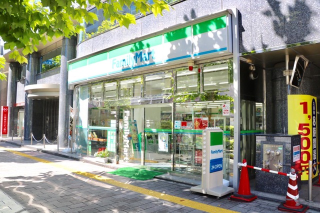 コンビニ　ファミリーマート台東寿二丁目店（コンビニ）まで22m