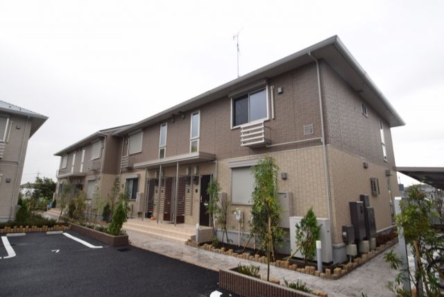 建物外観　2015年9月築、とにかく綺麗です。