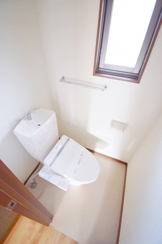 ＪＲ呉線 坂駅 徒歩18分 2階建 築26年のトイレ写真