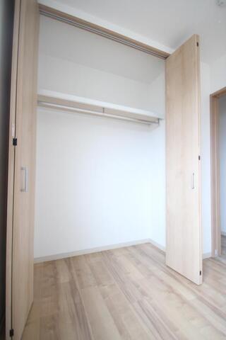 収納　※お写真は別の号室の物となっています。