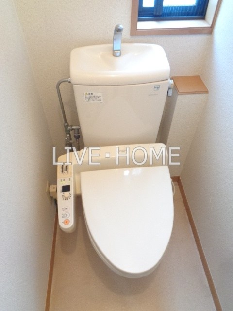 京王井の頭線 浜田山駅 徒歩3分 2階建 築26年のトイレ写真