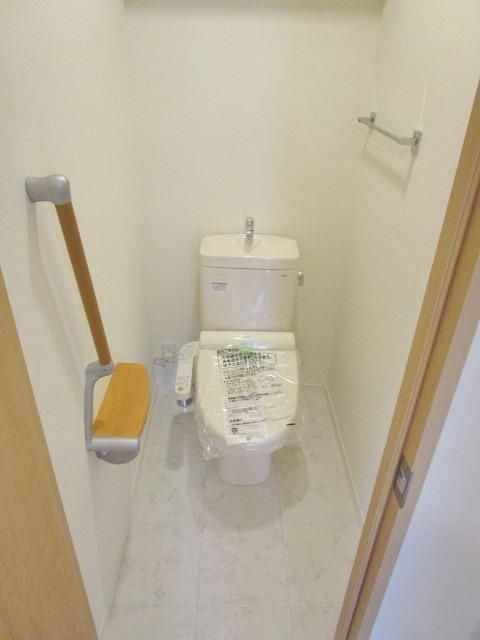 トイレ　★もちろん温水洗浄便座です★