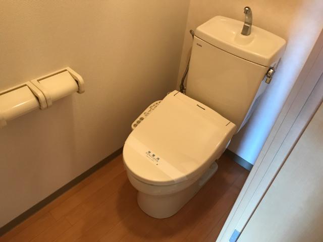 トイレ　シャワー付トイレ