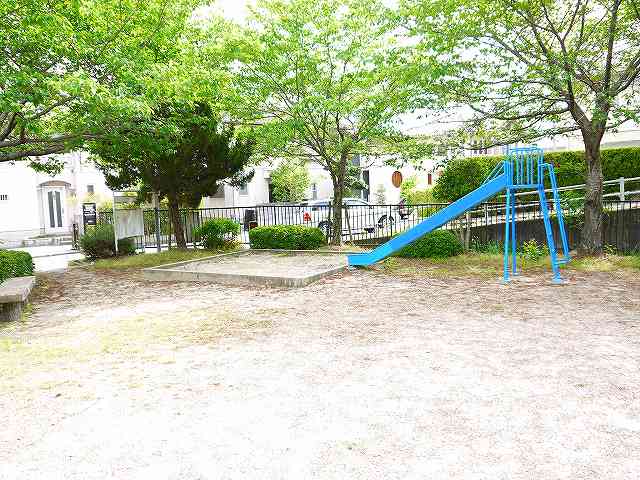 公園　六条西一丁目街区公園（公園）まで199m