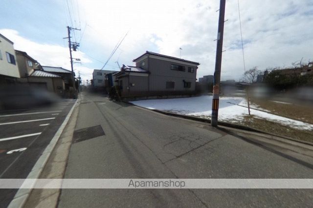 その他　前面道路（その他）まで0m