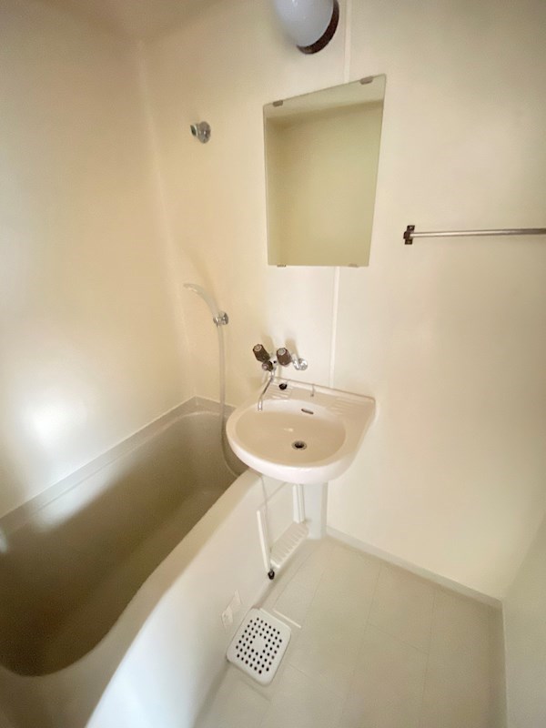 洗面設備　別部屋の写真です。ご参考までに