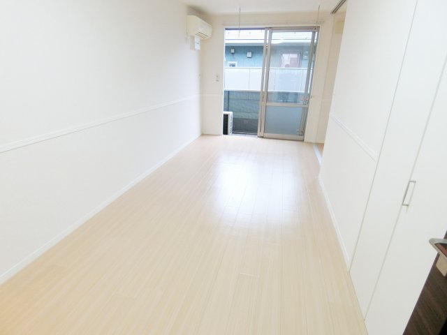 居室・リビング　別号室の参考写真です。