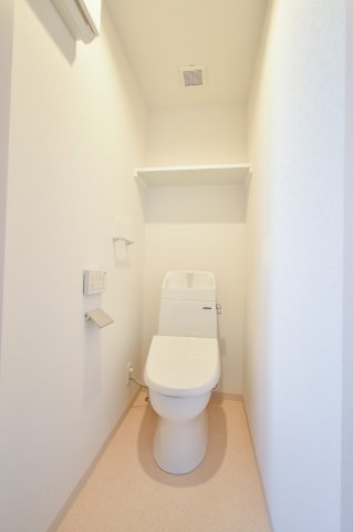 トイレ　清潔感があるトイレです。入るとホッとする、そんな空間。