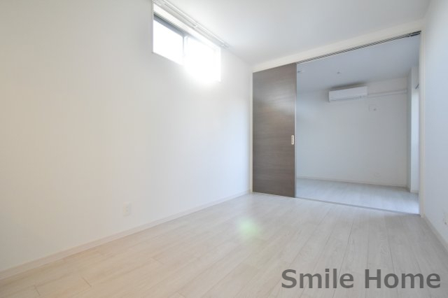 居室・リビング　エアコン付きのお部屋です