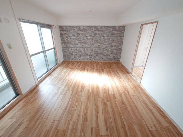 甲子園高田マンションの居間写真