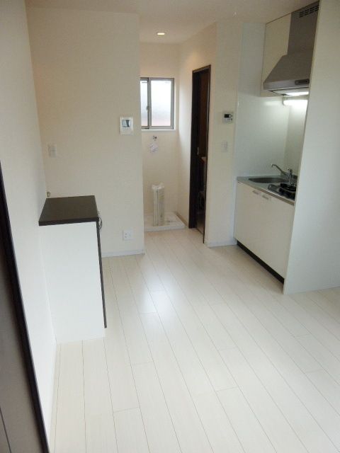 その他部屋・スペース　★窓際からの室内★