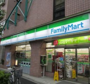 コンビニ　ファミリーマート神田佐久間町店（コンビニ）まで46m