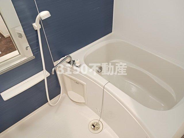 バス・シャワールーム　ゆったり過ごせるお風呂です