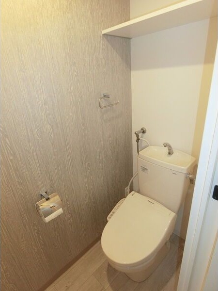 地下鉄東西線 宮の沢駅 徒歩4分 4階建 築5年のトイレ写真