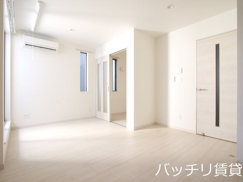 居室・リビング　類似写真使用のため、現状を優先致します。