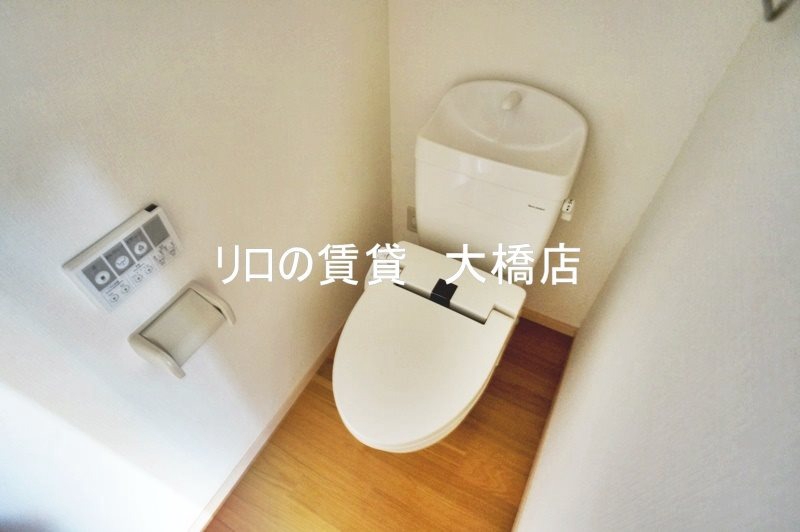西鉄天神大牟田線 井尻駅 徒歩6分 3階建 築18年のトイレ写真