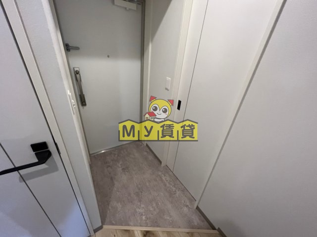 玄関　スリーアイランドタワー金山