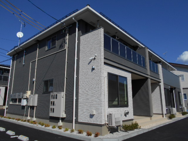 建物外観　サンルーム・玄関側を南西方向より撮影