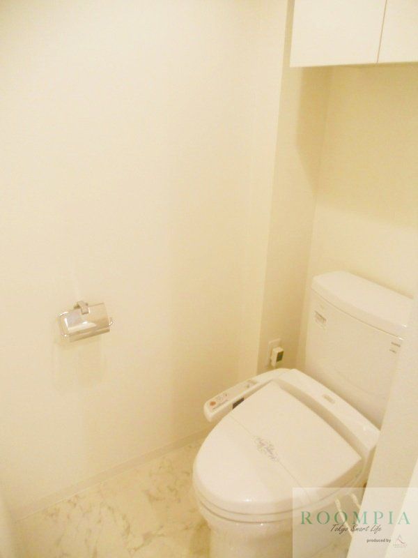 トイレ　同タイプの別のお部屋です