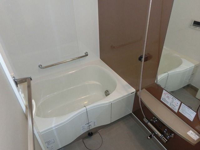 バス・シャワールーム　追い炊き・浴室乾燥機付き！