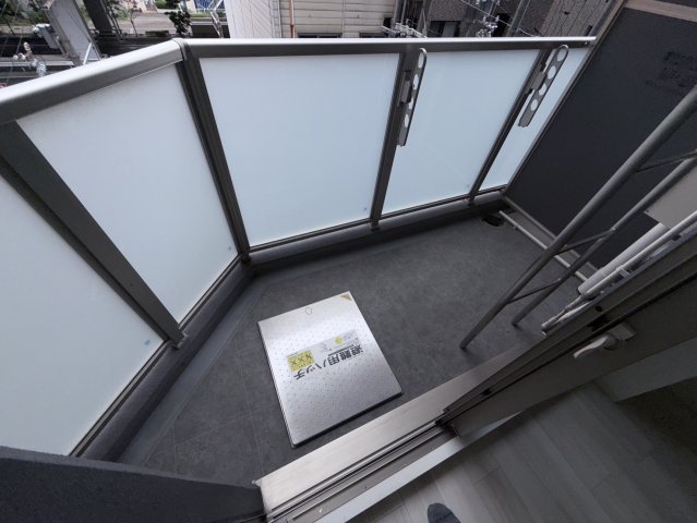 バルコニー　同物件別部屋写真