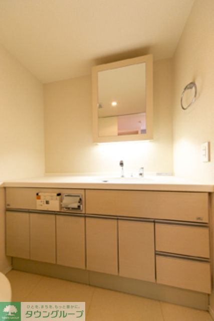 洗面設備　※写真は同タイプ住戸です。