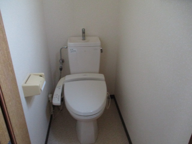 浜松市中央区 2階建 築23年のトイレ写真