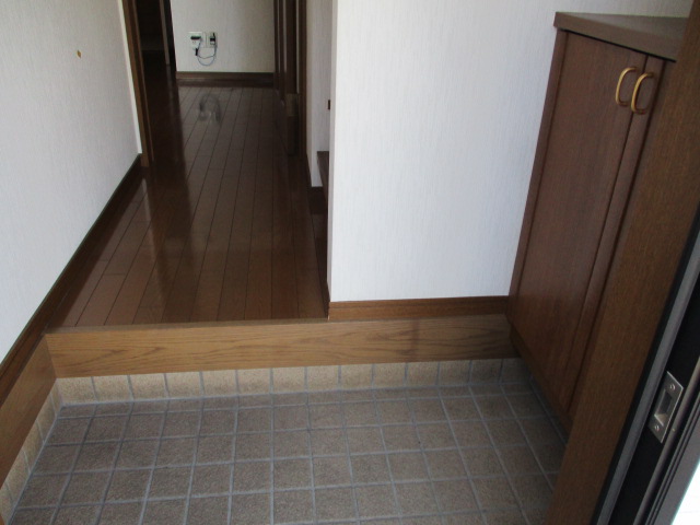 浜松市中央区 2階建 築23年の玄関写真