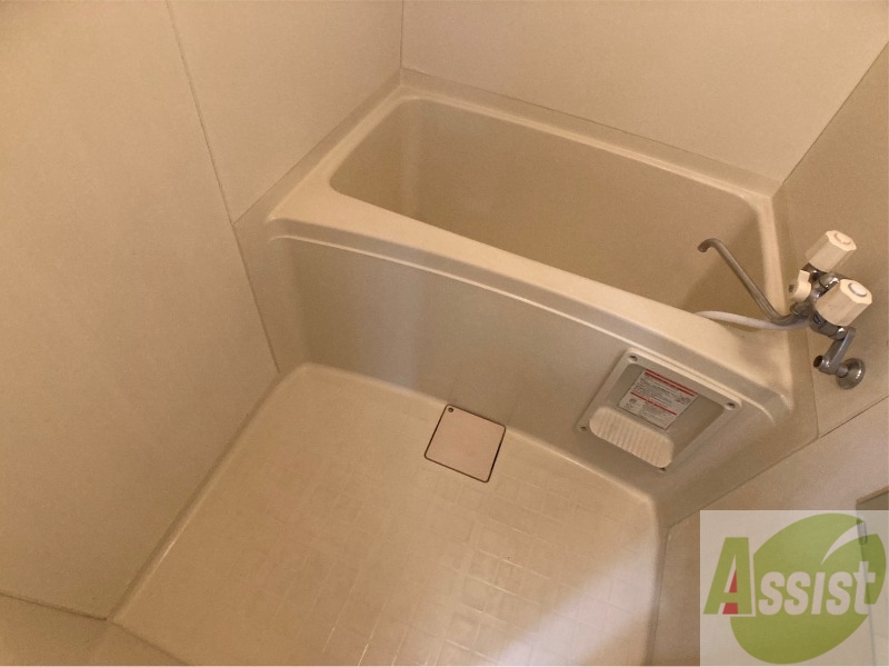 バス・シャワールーム　お風呂になります。一日の疲れを癒してくださいね。