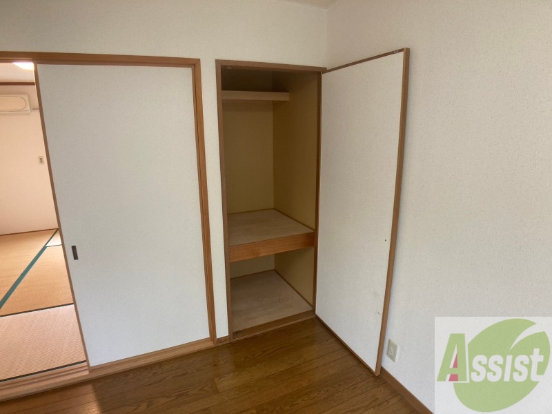 収納　寝室には収納があります。すっきり片づけましょう！