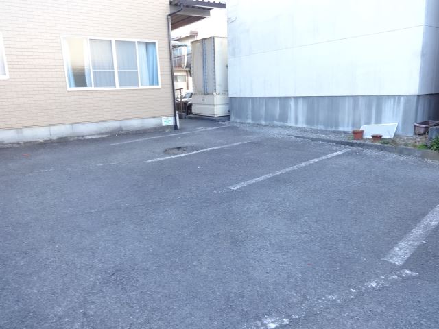 【セリア田町の駐車場】