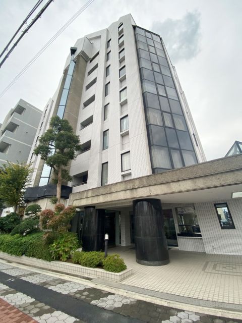 大阪市住吉区万代のマンションの建物外観
