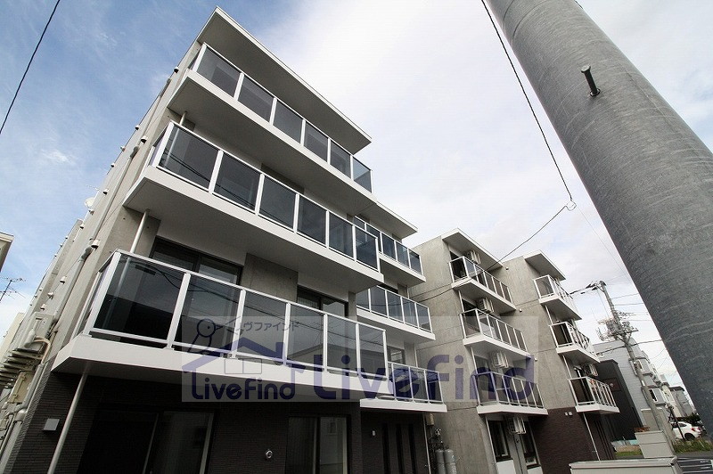 札幌市南区澄川二条のマンションの建物外観
