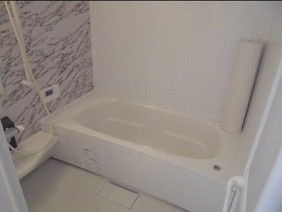 バス・シャワールーム　ネット無料。コンパクトで使いやすいお風呂です