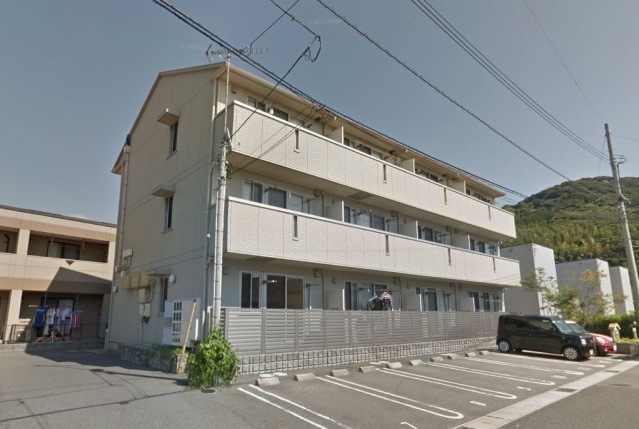 下関市伊倉本町のアパートの建物外観