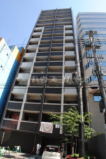 大阪市西区靱本町のマンションの建物外観