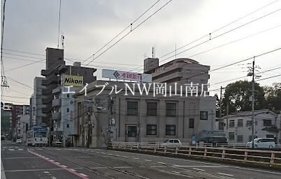 【岡山市北区京橋南町のマンションの銀行】