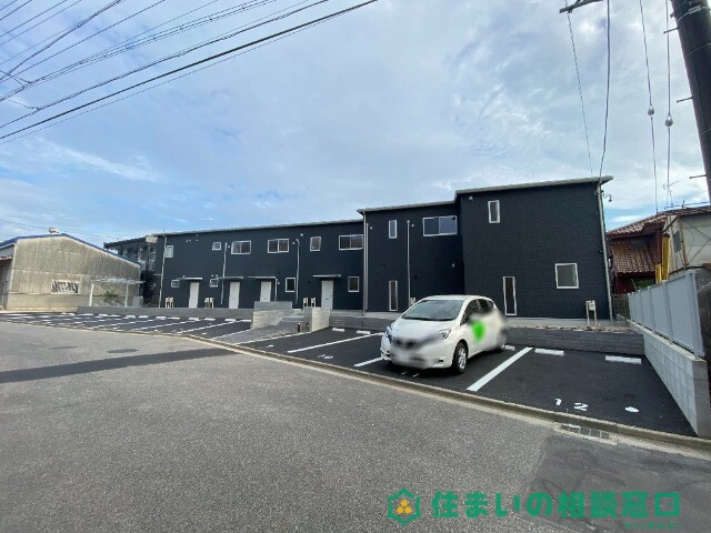 岡崎市西蔵前町のアパートの建物外観