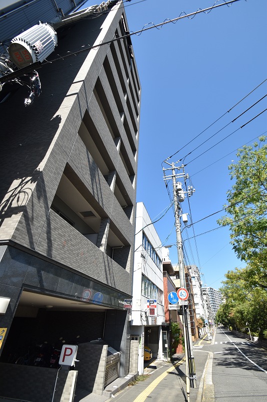 広島市中区加古町のマンションの建物外観