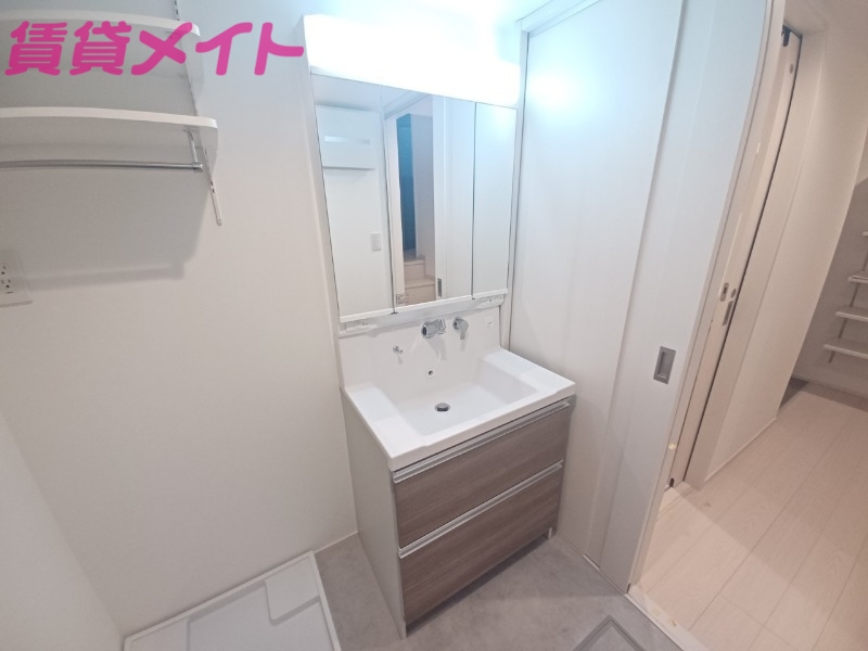 【スマイシアApartment西條町の洗面設備】