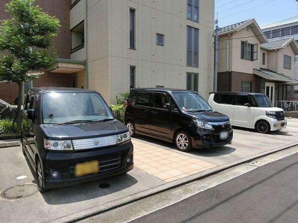 【シャルマン・ドミール堺の駐車場】