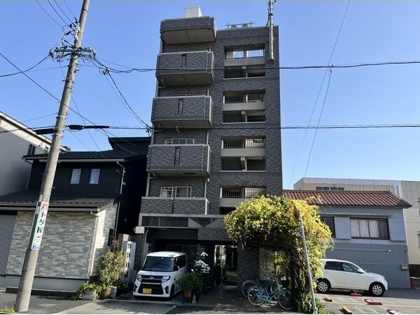 名古屋市中村区権現通のマンションの建物外観