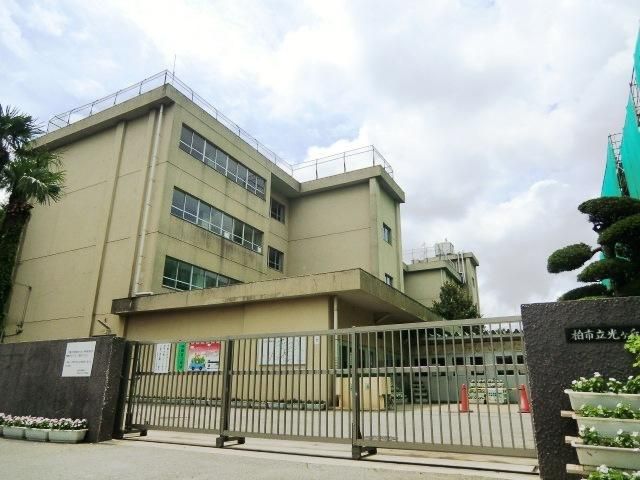 【柏市今谷上町のアパートの小学校】