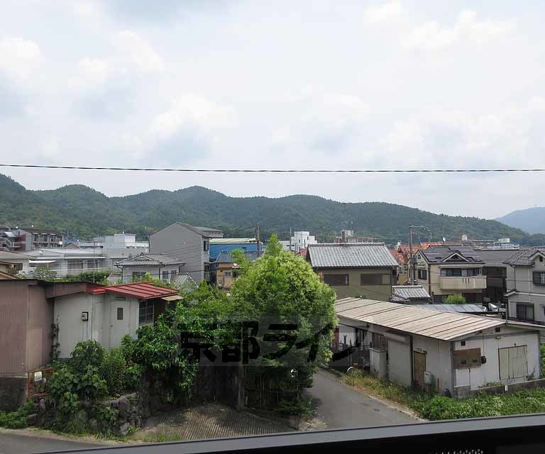 【京都市山科区日ノ岡鴨土町のアパートの眺望】