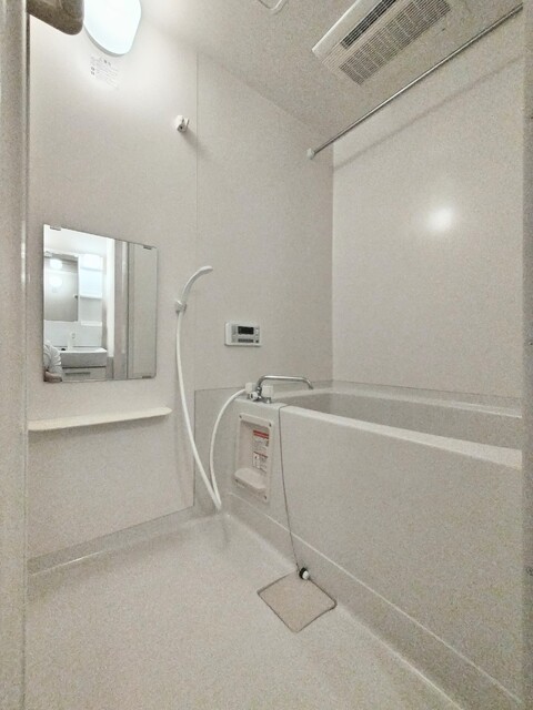 バス・シャワールーム　バス・トイレ別です♪