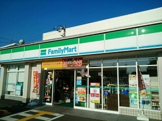 コンビニ　ファミリーマート 高知インター店（コンビニ）まで688m