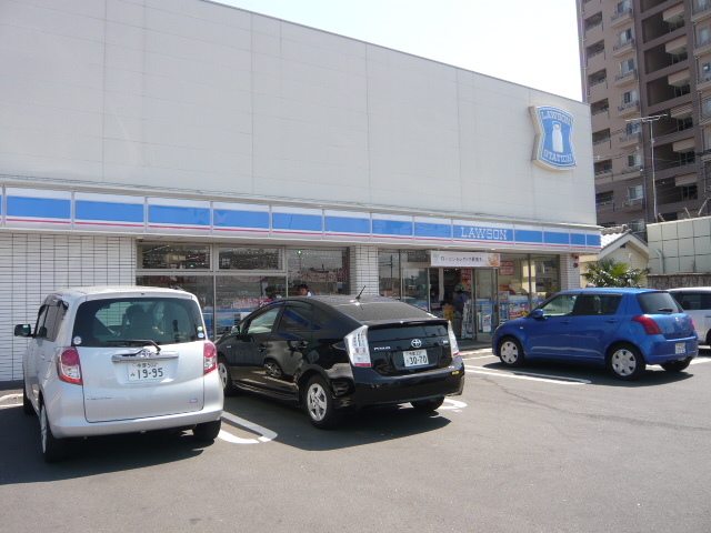 コンビニ　ローソン稲城鶴川街道店（コンビニ）まで530m
